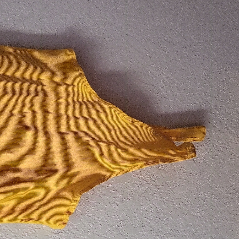 Guess bodysuit size S - Picture 2 of 3